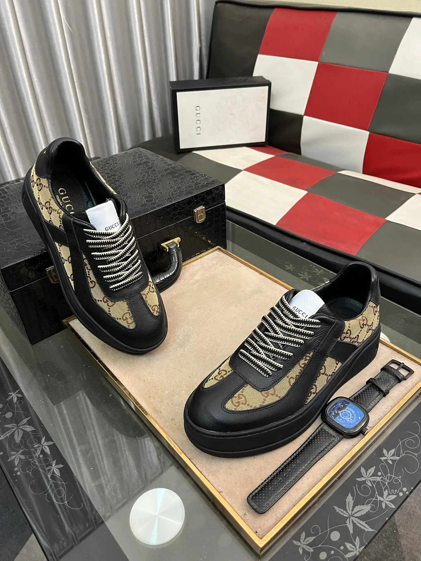 Men's shoes💰420⌚️⌚️[GUCCI] Gucci men's casual shoes are absolutely popular🔥The ultimate matching item for trendy men! The charm of super texture is irresistible, the main recommendation, the flower leather color is bright! The upper is made of high-quality cowhide with branded fabrics, pigskin lining for the feet, and wear-resistant rubber sole, which is noble and elegant! Extremely comfortable🎁🎁You can be as handsome as you want💪 38-443️⃣colors available